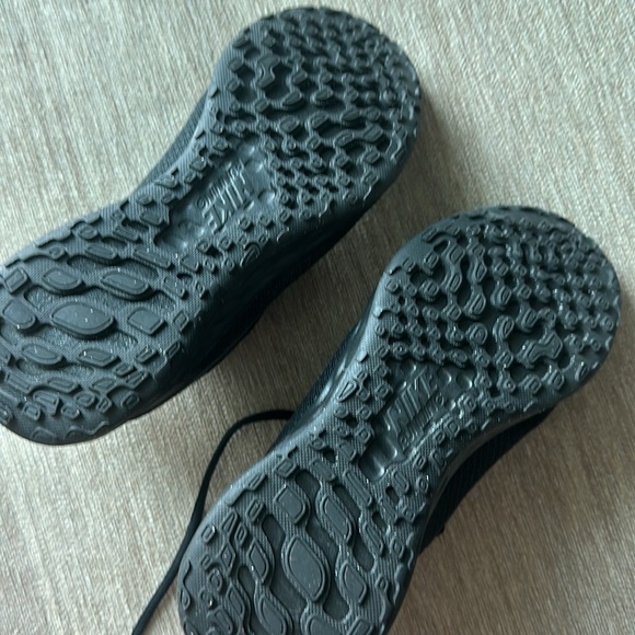 Brand new nike tennis shoes women size 7.5 - Picture 2 of 2